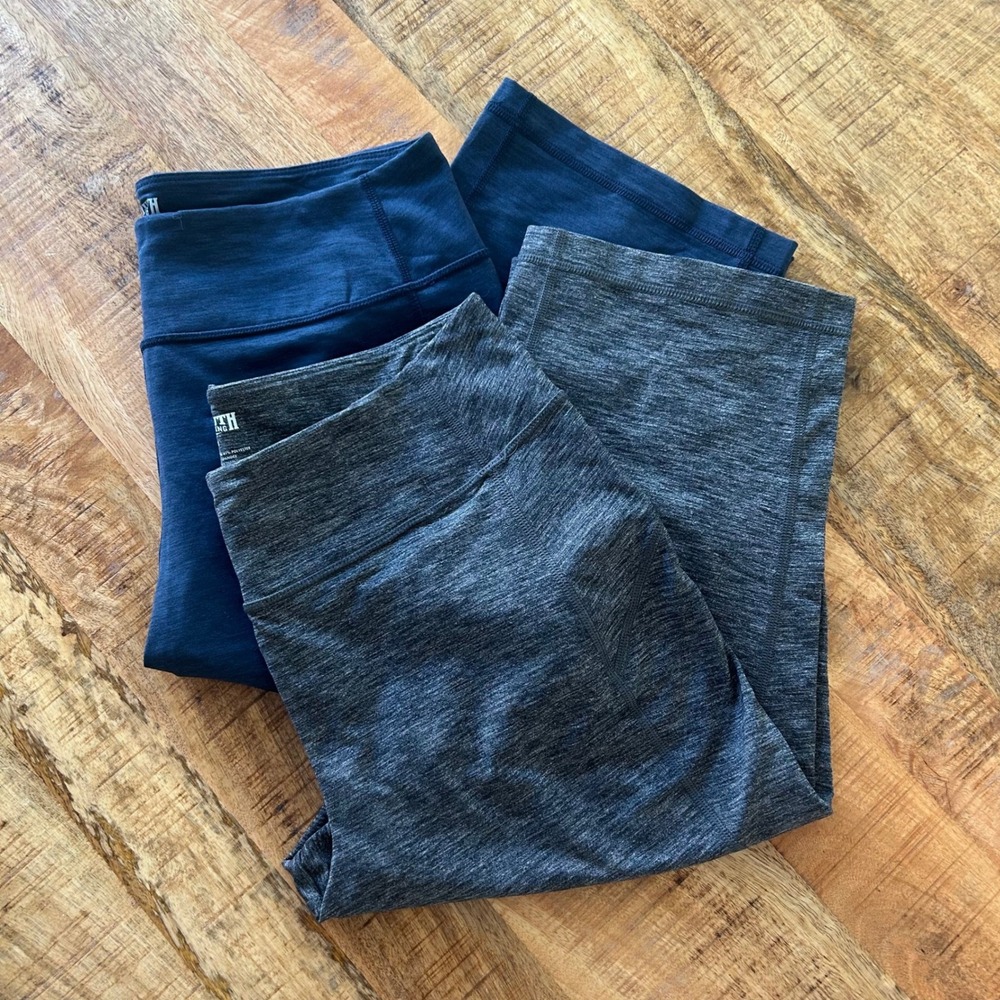 Lot of 2 Duluth Trading Co Women Medium Capri Leggings Navy Gray Zipper Pocket